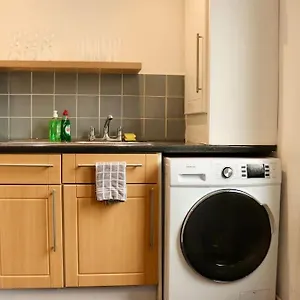 https://charming-3-bedroom-property-free-wifi-parking.yorkshirehotels.net